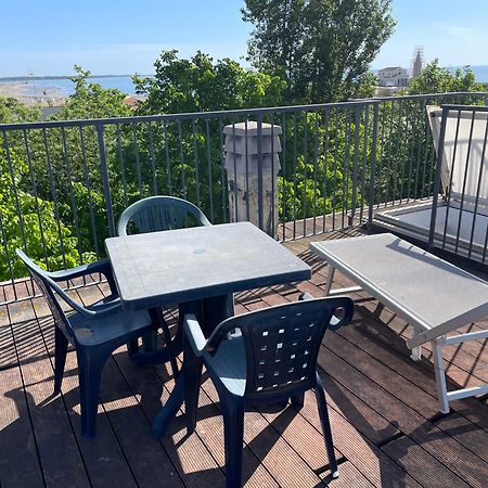 Reverso - Alloggi Con Solarium Vista Mare Caorle Luaran gambar