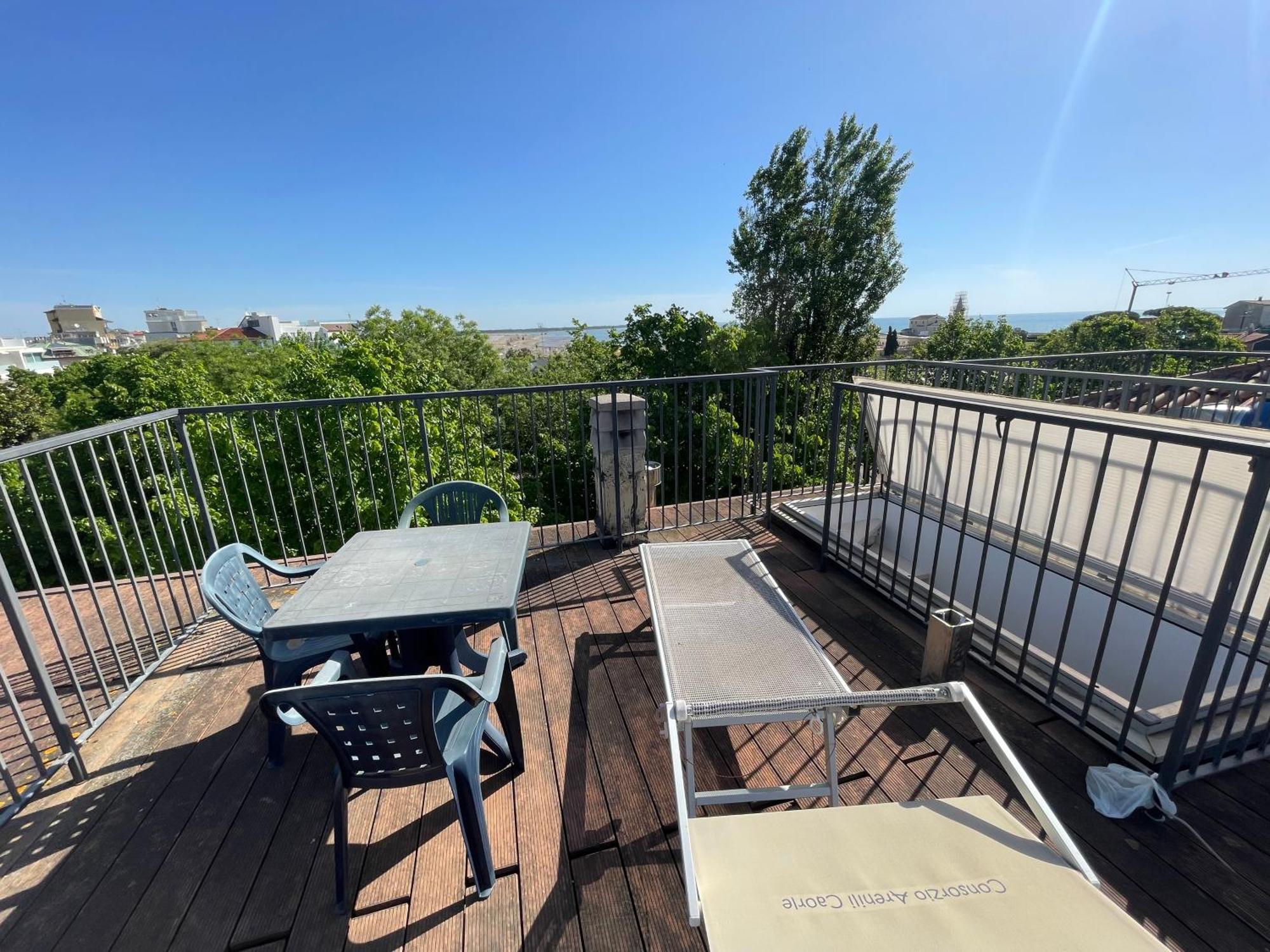 Reverso - Alloggi Con Solarium Vista Mare Caorle Luaran gambar